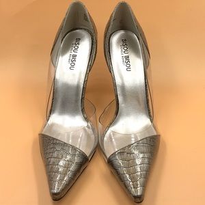 Bisou Bisou Cute * Never Worn* Silver Heels size 9